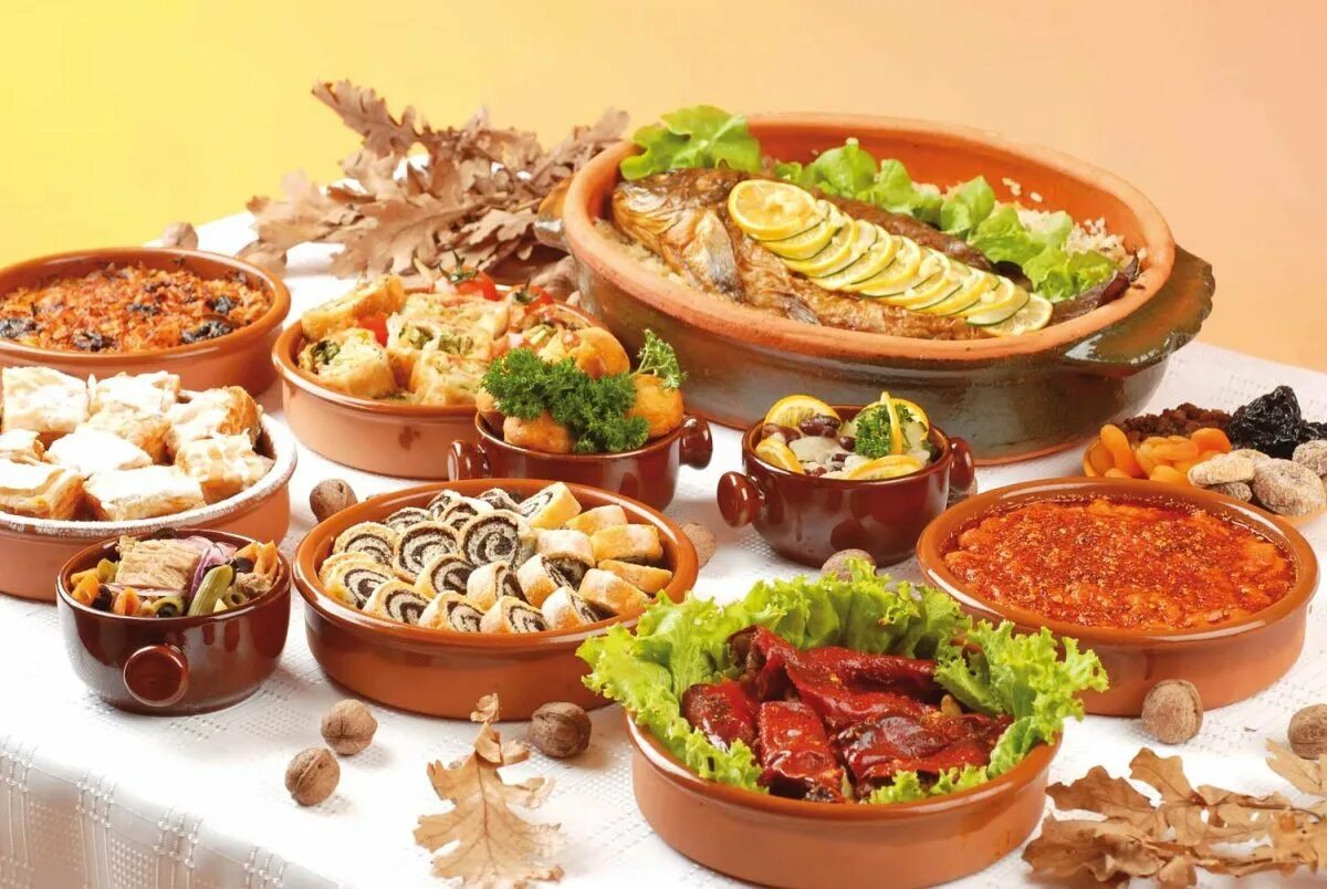 Традиции русского народа кухня. Блюда народов урала. Традиционная русская кухня. Традиционный русский стол. Традиционные блюда южного урала.