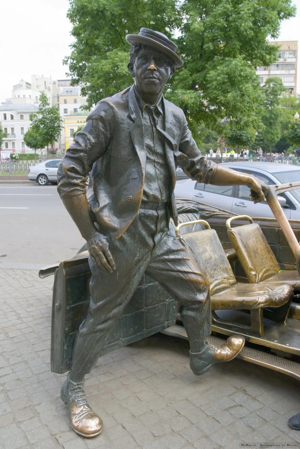 Памятник никулину на цветном бульваре. Памятник никулину в москве. Памятник никулину в москве. Памятник никулину на цветном бульваре. Памятник юрию никулину.