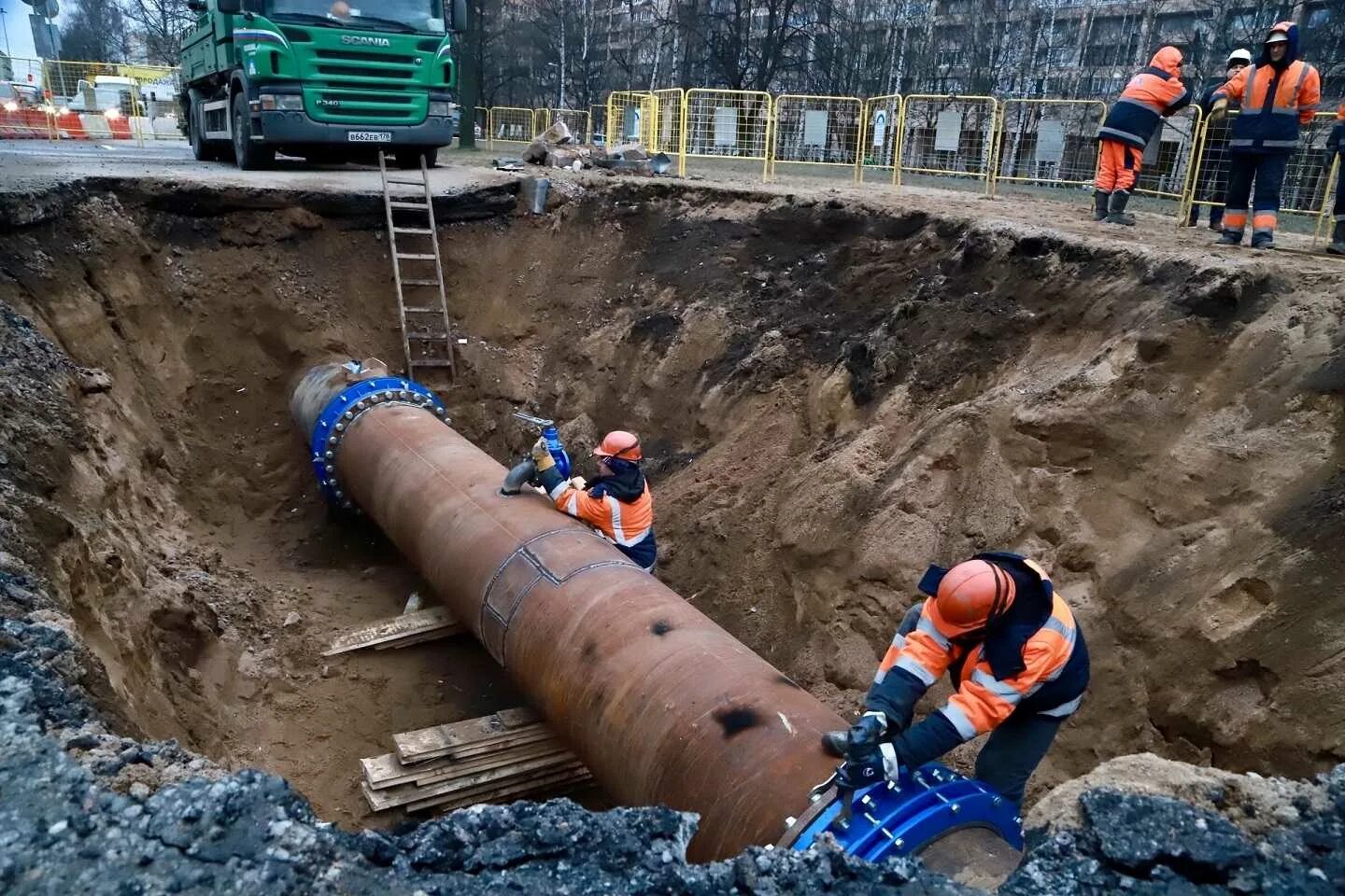 Город Санкт-Петербург Водоканал. Реконструкция водопровода. Трубы водоснабжения. Трубопроводы водоснабжения.
