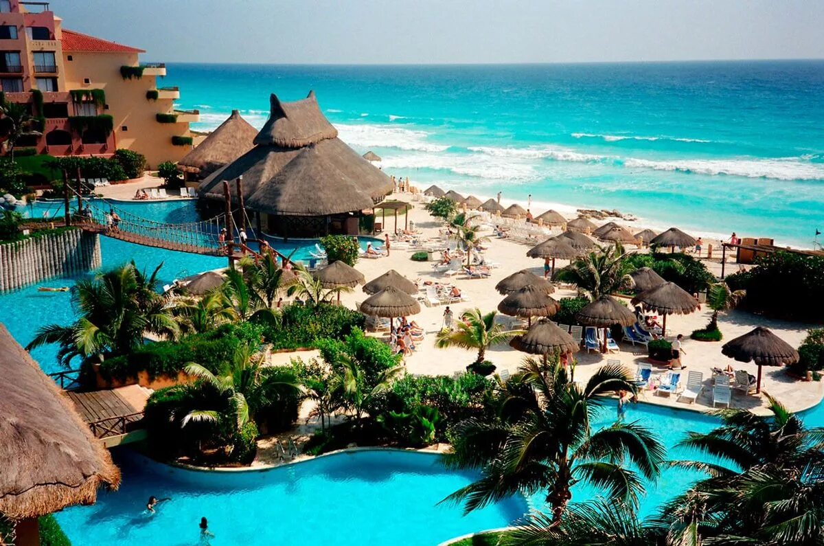 Страна где она стоит. Мексика курорт Канкун. Мексиканский курорт Канкун. Курортные города Мексики Канкун. Канкун Мексика фото.