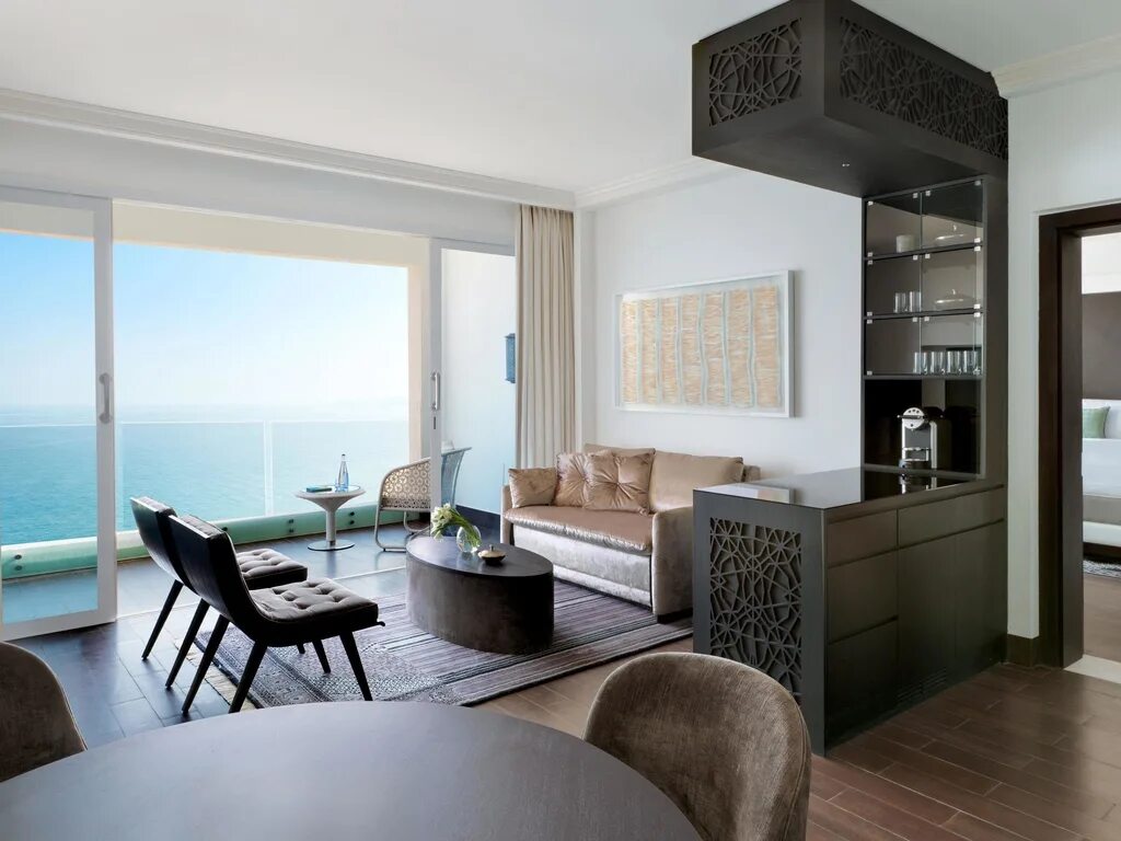 Палас бич резорт фуджейра оаэ. Отель fairmont fujairah beach resort. fairmont fujairah (фуджейра). fairmont fujairah beach resort 5 оаэ. palace fujairah beach resort 5*.