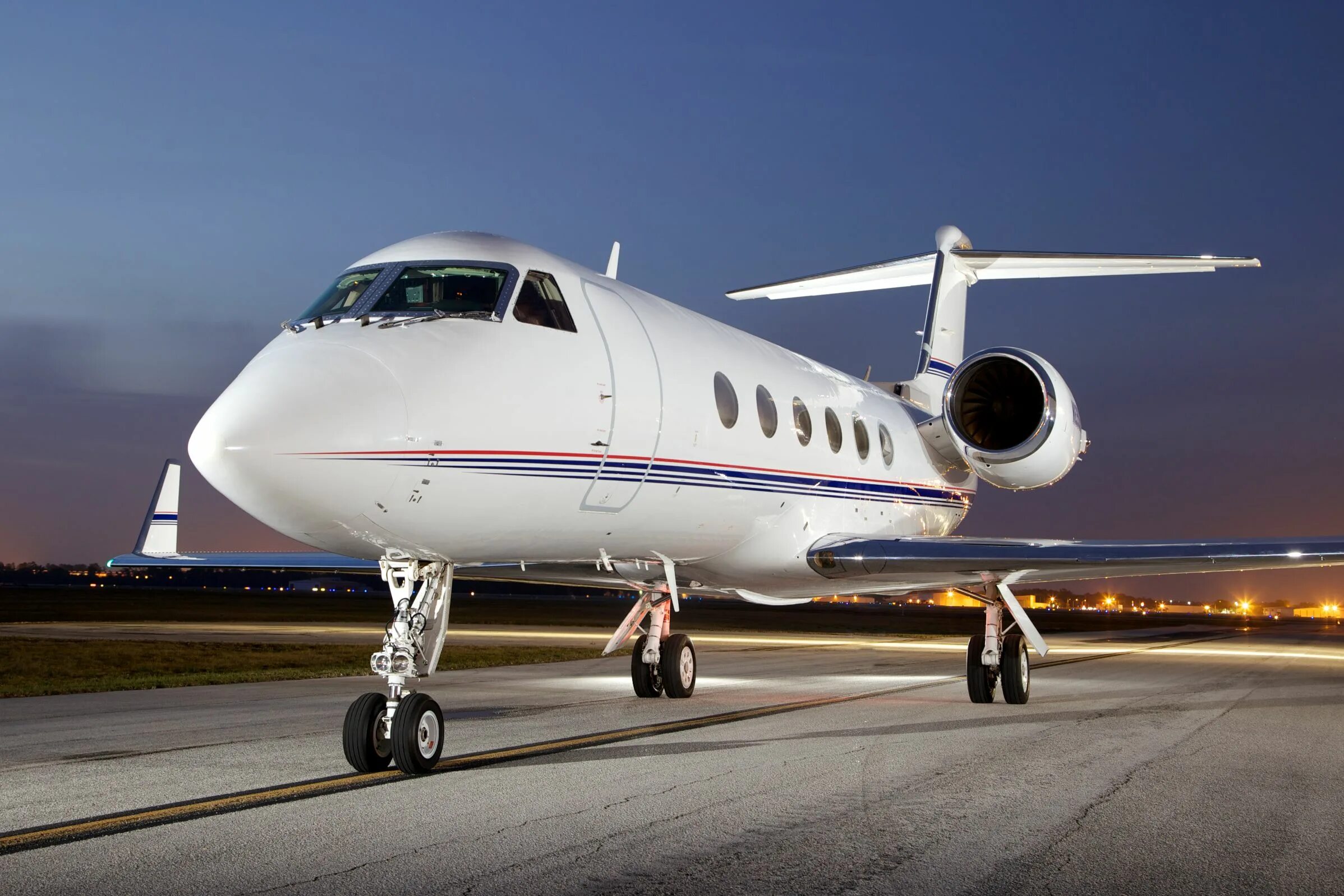 Gulfstream g150. Golfstream самолеты. Golfstream 4. Российские частные самолеты.