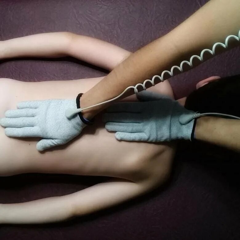 Бэм биоэнергетический массаж. Биоэнергетический массаж перчатками. Биоэнергетический массажер фохоу. Массаж бэм fohow. Биоэнергомассаж.