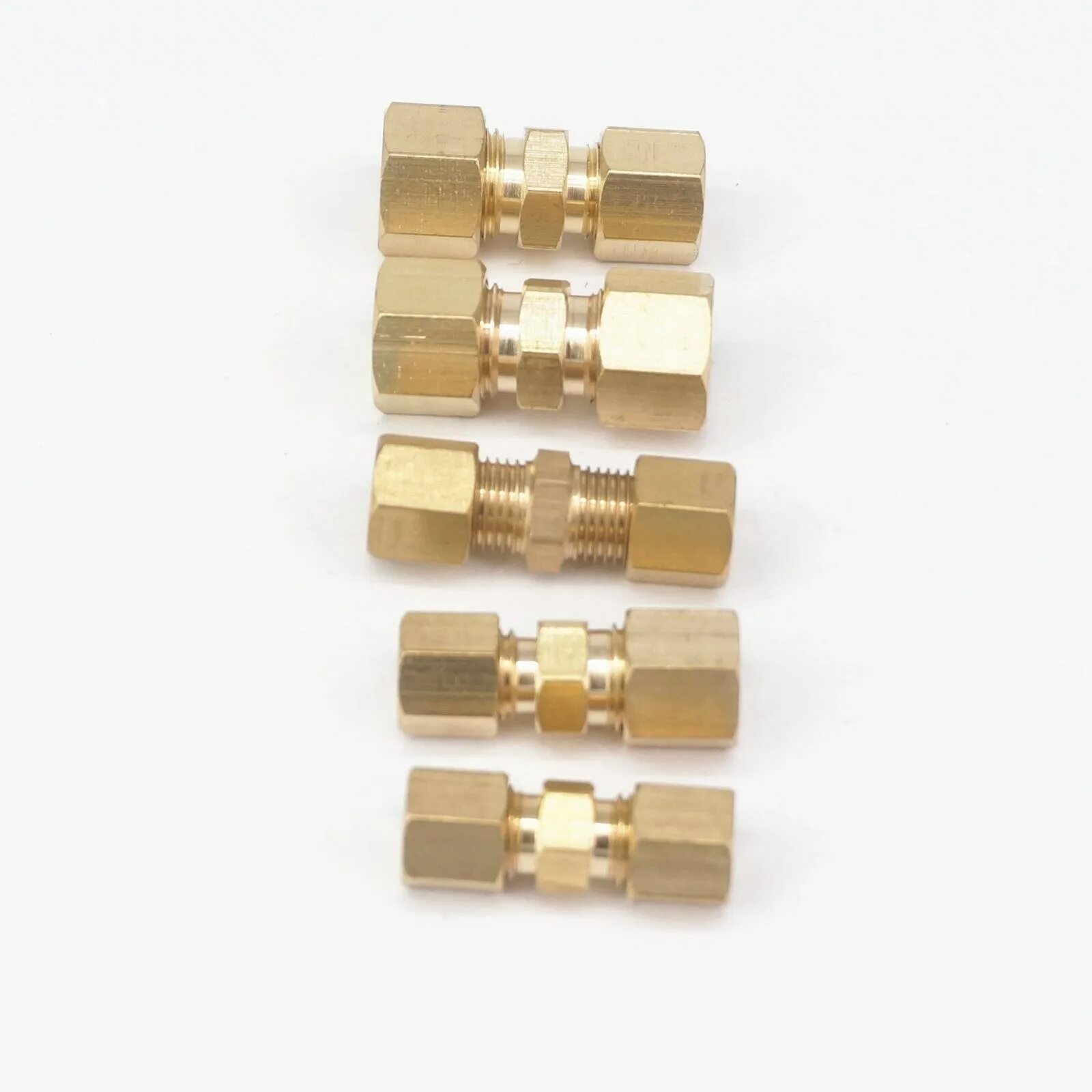 Переходник адаптер резьбовой 3/8" папа на 1/4" мама. Латунный фитинг 1/4дюйма(6,4мм)для медной магистрали. Переходник npt1/8 на м14*1,5. Фитинг "connector 1/2 " d=12 ремонтный. 16 3 8 дюйма.