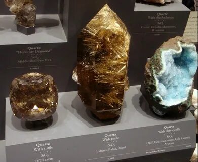 Глыба в центре екатеринбурга из какого минерала
