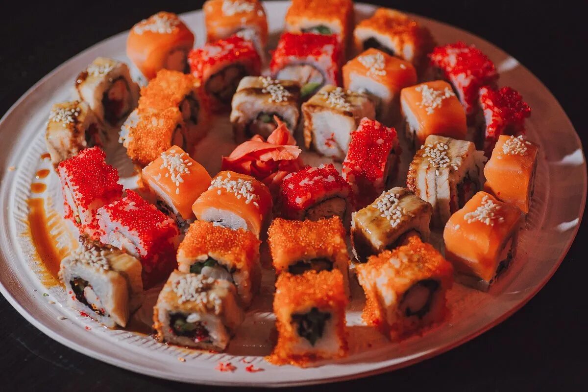 Fusion sushi. Фьюжн Петрозаводск меню. Роллы на Красном фоне. Ресторан Фьюжн Петрозаводск. Бистро Фьюжн Петрозаводск суши на корабле.