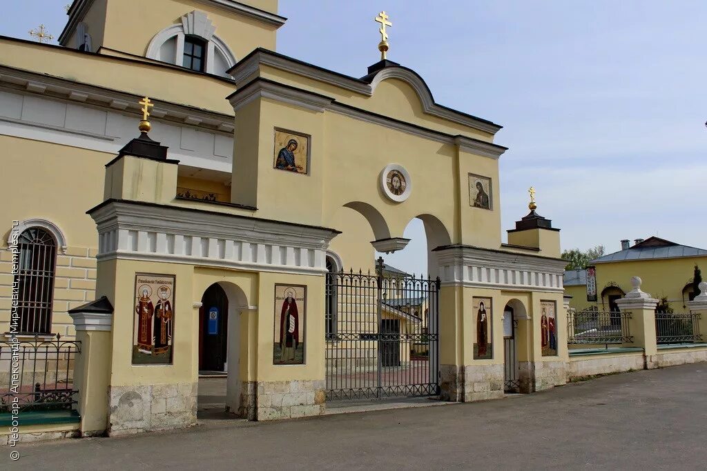 храм зачатия праведной анны в чехове. церковь зачатия анны праведной в чехове могилы. праздник в мужском монастыре. храм зачатия праведною анною пресвятой богородицы чехов. город чехов анно-зачатьевская церковь.