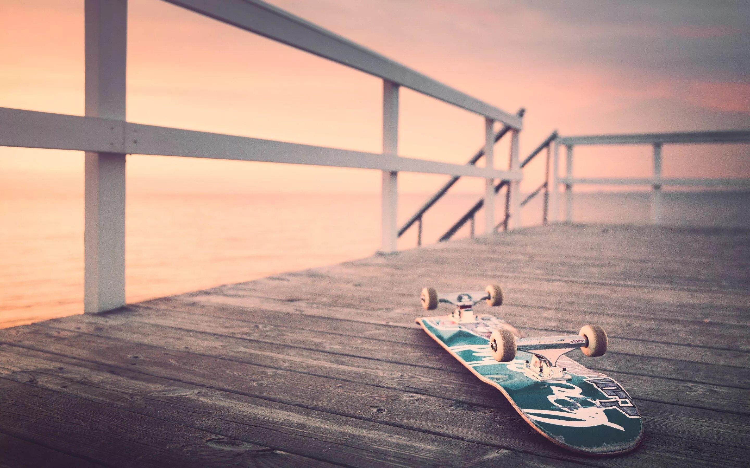 мост васко да гама. картинки минимализм. обои на рабочий стол минимализм. фон для мотивирующих цитат. депрессивные обои с текстом.