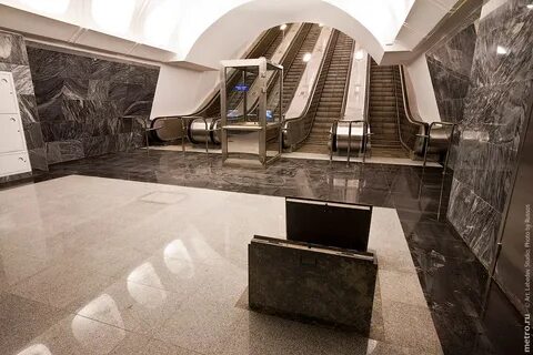 Почему закрыты достоевская и спасская