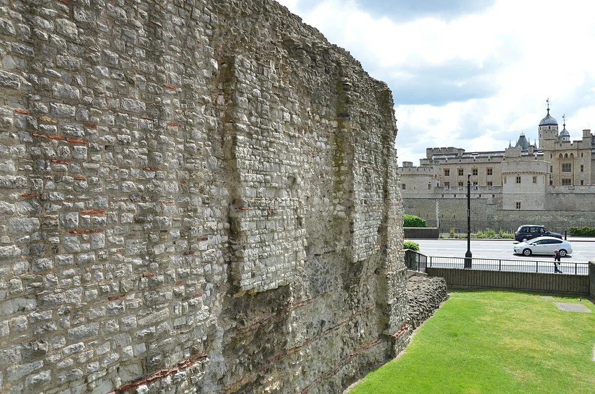 Британия Римская стена Лондиниум. Лондонская стена Лондиниум. Лондиниум Колизей. Древний город Лондиниум.