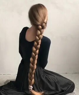 Девушки с красивыми длинными косами