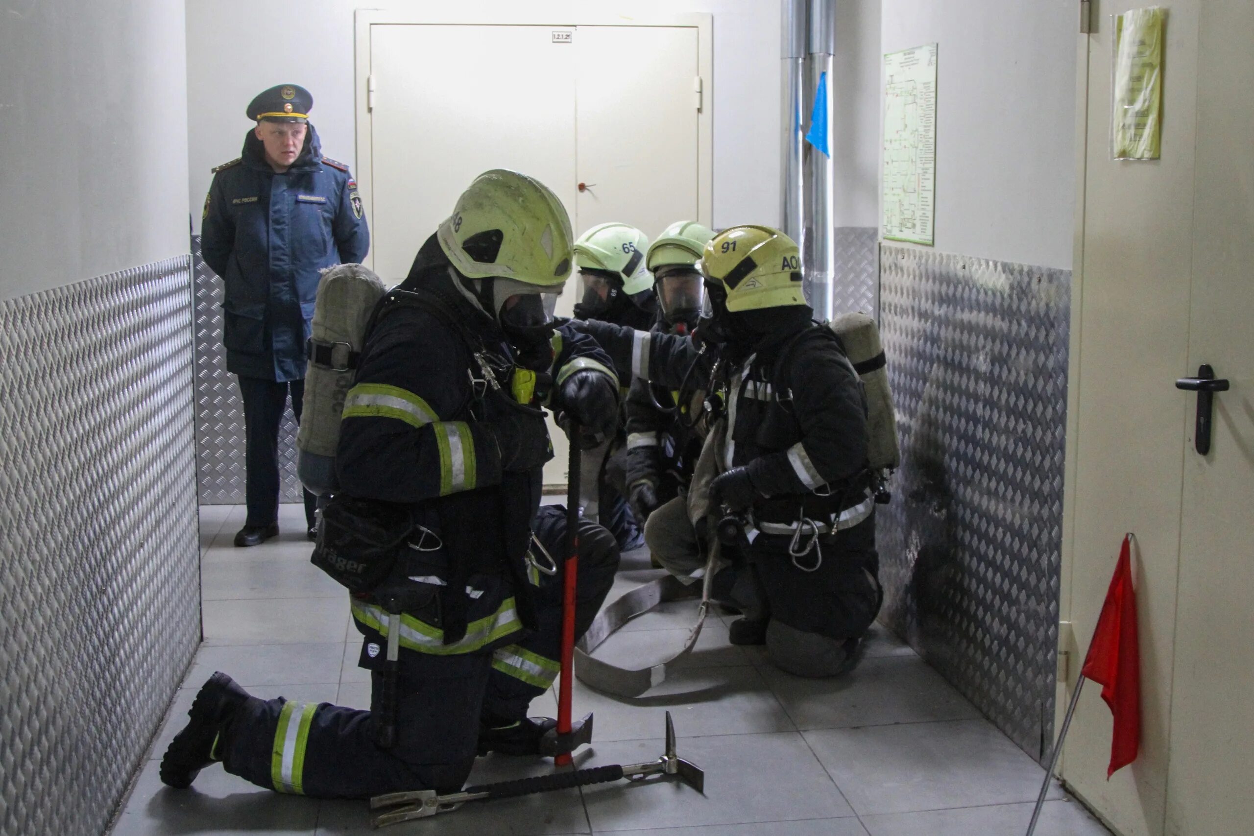 Областная служба спасения архангельск. Архангельская служба спасения. Боевой расчет мчс. Архангельская служба спасения. Служба спасения имени поливаного архангельск.