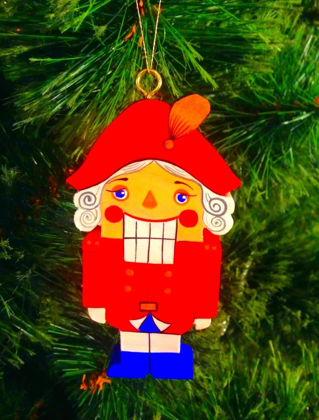 игрушка из фетра щелкунчик. мышиный король щелкунчик новый. елочная игрушка по мотивам мультфильмов своими руками. новогодняя игрушка своими руками сказочный герой. елочная игрушка по мотивам мультфильмов своими руками.