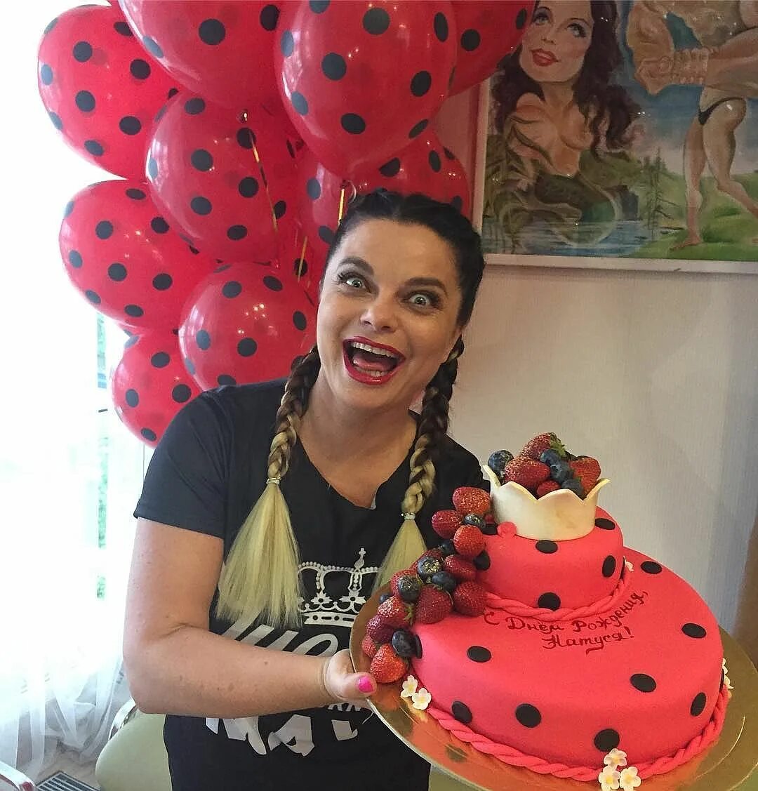 с юбилеем 45. с юбилеем 45 лет мужчине. праздновать 45 лет. юбилей в кафе. женщины празднуют.