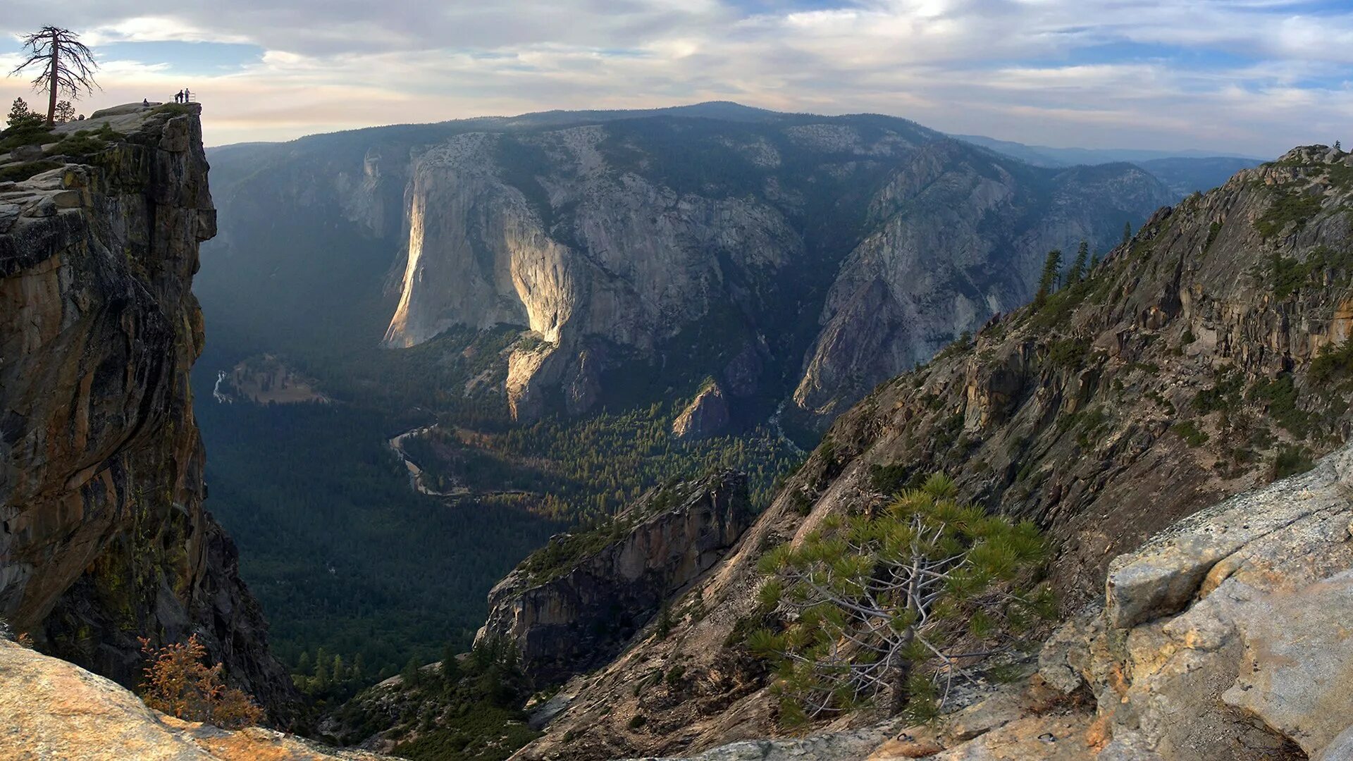 The cliff 4. Эль-Капитан гора Калифорния. Скалы Йосемити. Долина Йосемити вид сверху. Скала Прекестулен Норвегия.