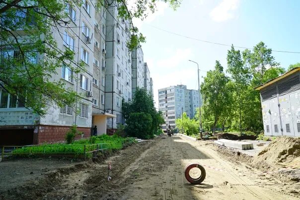 Хабаровск 80. Дворы хабаровска. двор девятиэтажки. девятиэтажки в хабаровске. живописные дворы хабаровск.