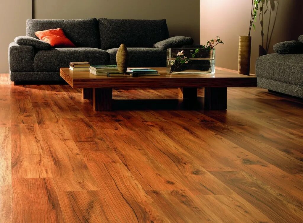 Красивый пол дерево. Ламинат Laminate Flooring. Красивый деревянный пол. Рыжий ламинат в интерьере. Паркет из натурального дерева в интерьере.