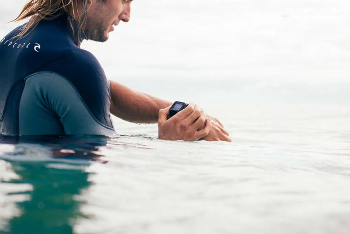 Complete with listen send surf watch. Rip curl часы для серфинга. rip curl лайкра для серфинга. водонепроницаемая сумка для серфинга rip curl. rip curl surf толстовка.
