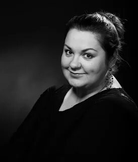 Олеся Петрова: "Интересно играть в молодом еще возрасте старуху - тебя...