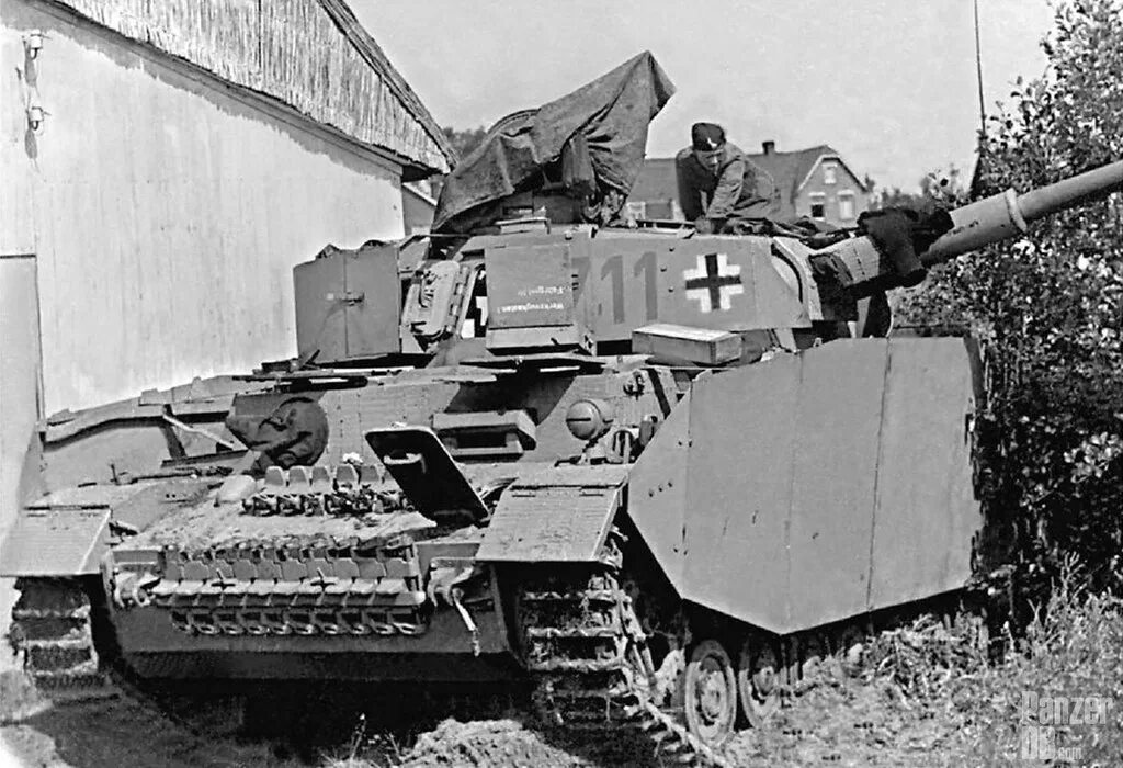 Панцер 4 танк. Танк Panzer 4 Ausf.h. Танк PZ-IV 1943. Panzer 4 экранированный.