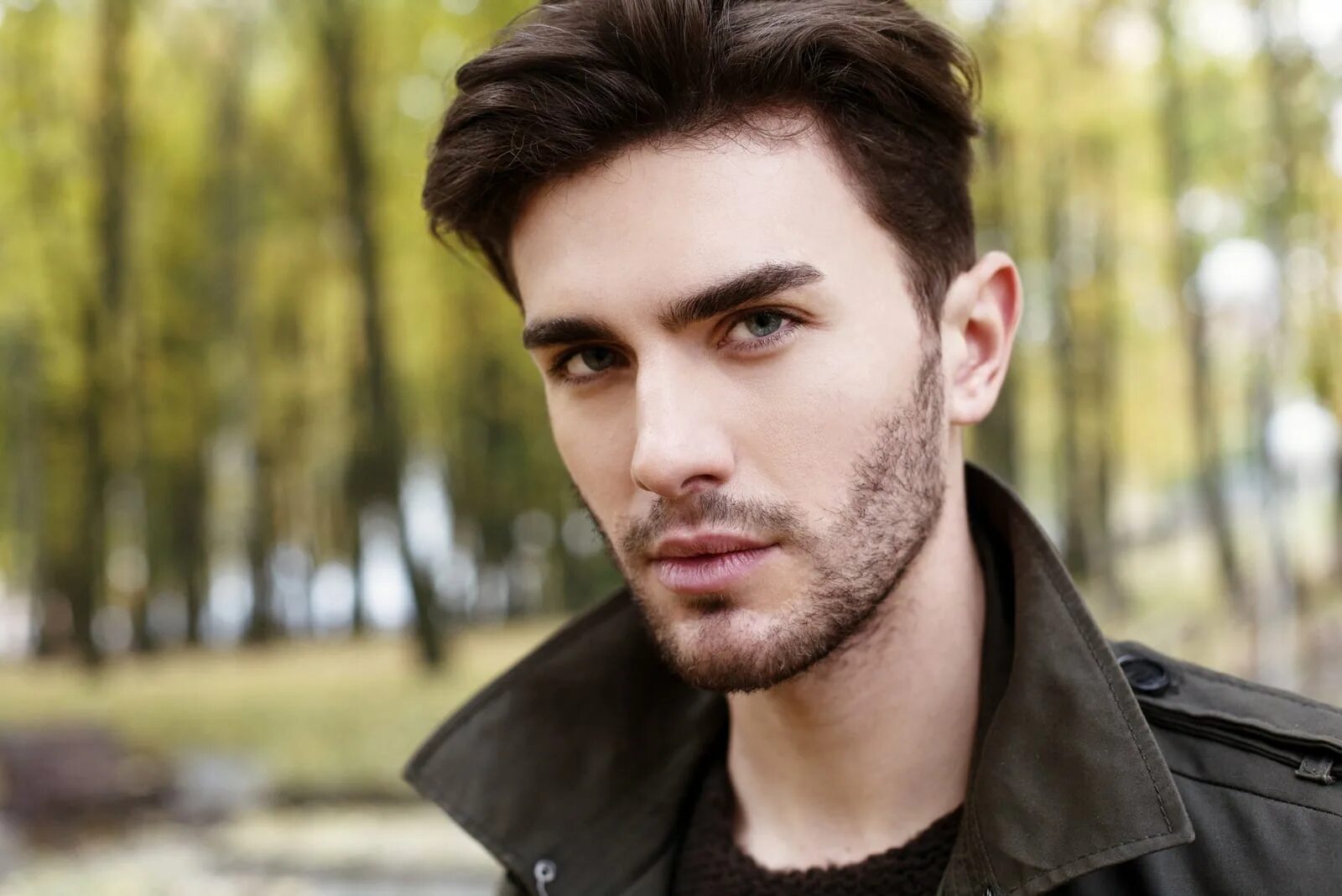 Мужские стрижки на густые волосы. Виды брюнетов. Красивый коричневый цвет волос. Цвет волос лайт браун. Макияж для брюнеток.