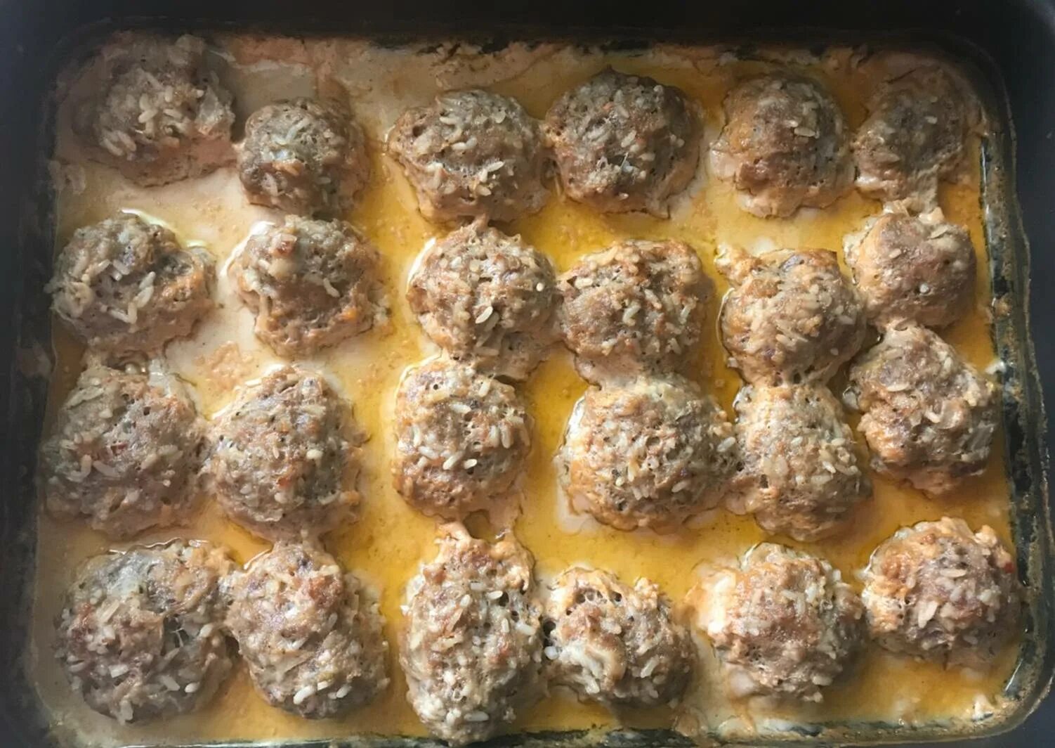 Куриные ежики с рисом в духовке. Ёжики из фарша с рисом с подливкой в духовке. ёжики из фарша с подливкой в духовке. ёжики из фарша с рисом в духовке. ёжики в духовке с подливкой.