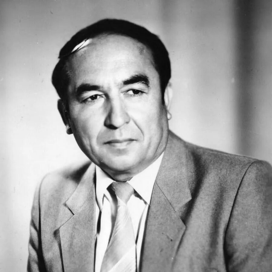 Эркин вахидов узбекский поэт. Эркина вахидов. Эркин вахидов писатель. Эркин вахидов поэт. Эркин вохидов асарлари.