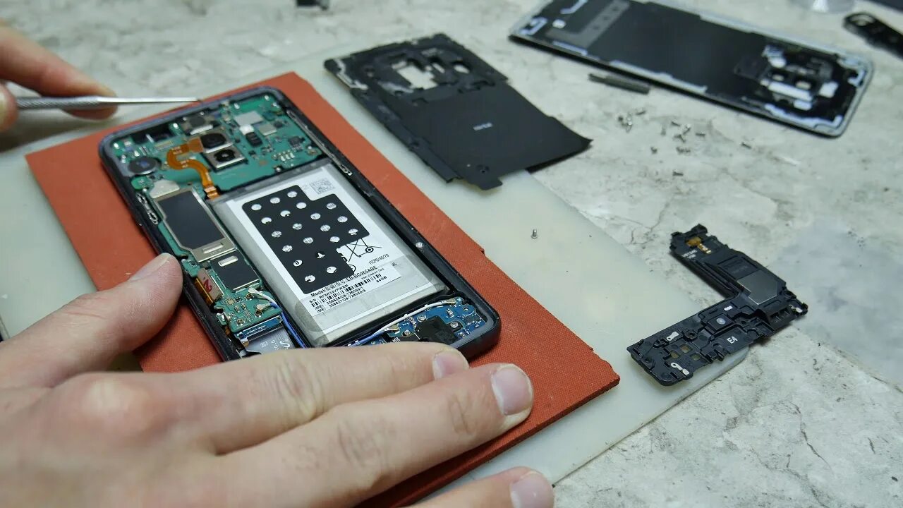 Не заряжается s8