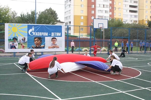 Центральная школа рязань. Рязань школа спорт площадка. Футбольные школы Рязань.