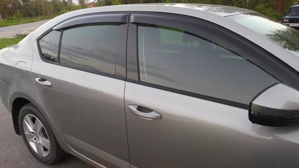 Skoda octavia a7 дефлекторы окон. Дефлекторы шкода рапид 2021. Дефлекторы шкода рапид 2020. Дефлекторы шкода фабия 1. Дефлекторы окон octavia a7.