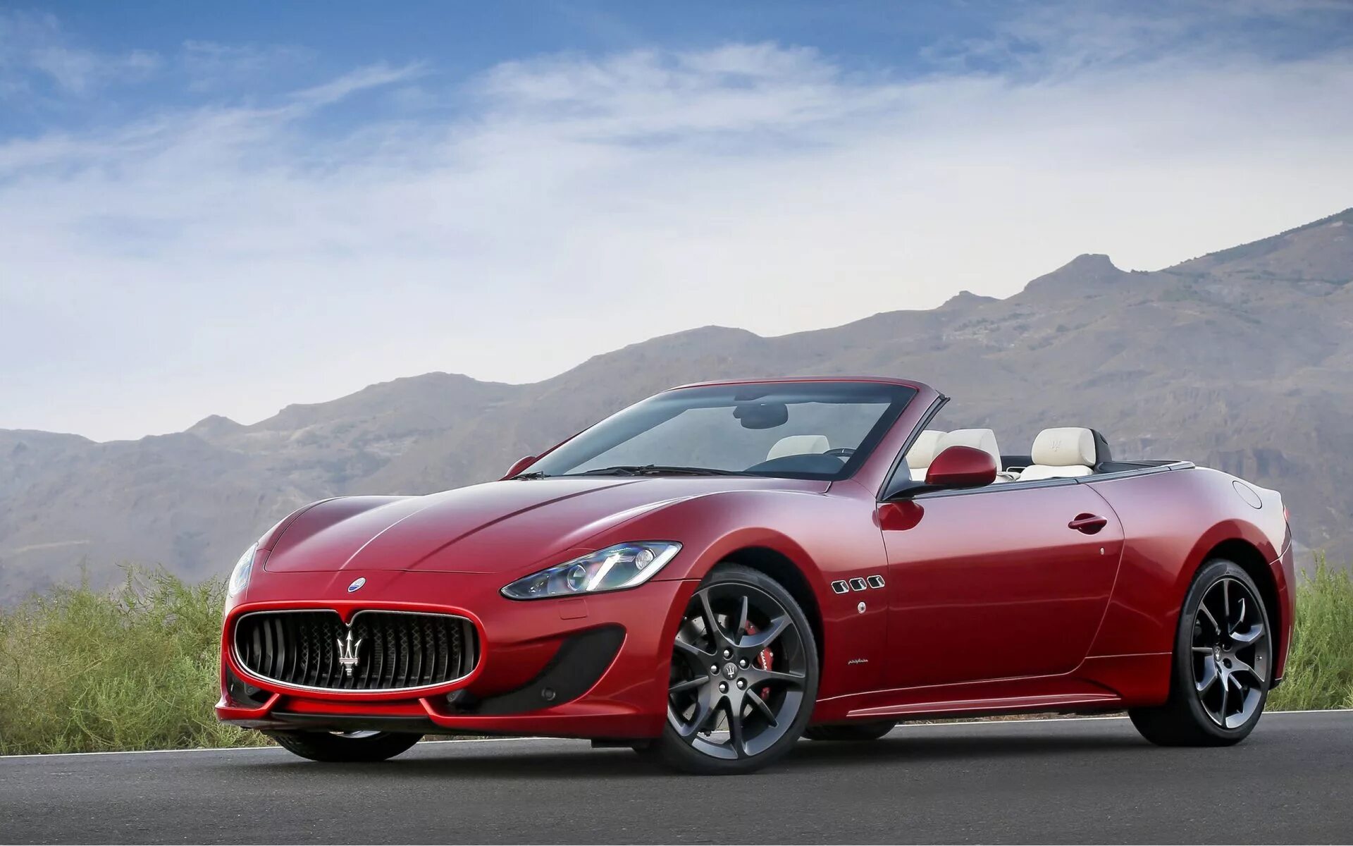 Мазерати кабриолет 2020. Maserati GRANCABRIO 2020. Maserati GRANCABRIO красный. Мазерати кабриолет 2021.