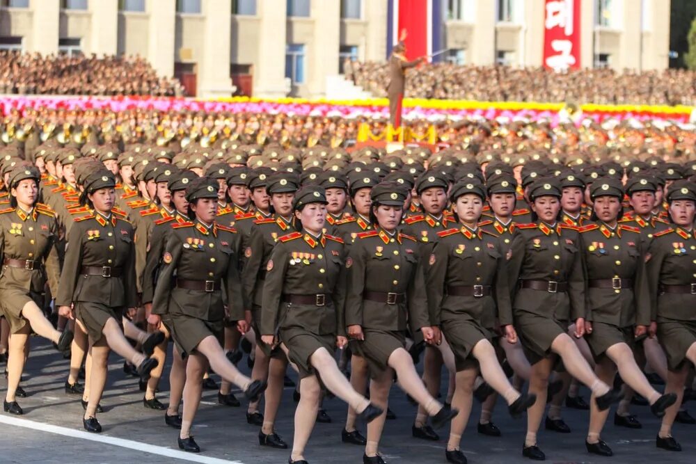 Марш 13. Парад северной кореи женщины маршируют. северная корея маршируют на параде. парад в северной корее 2025. марширующие женщины северной кореи.