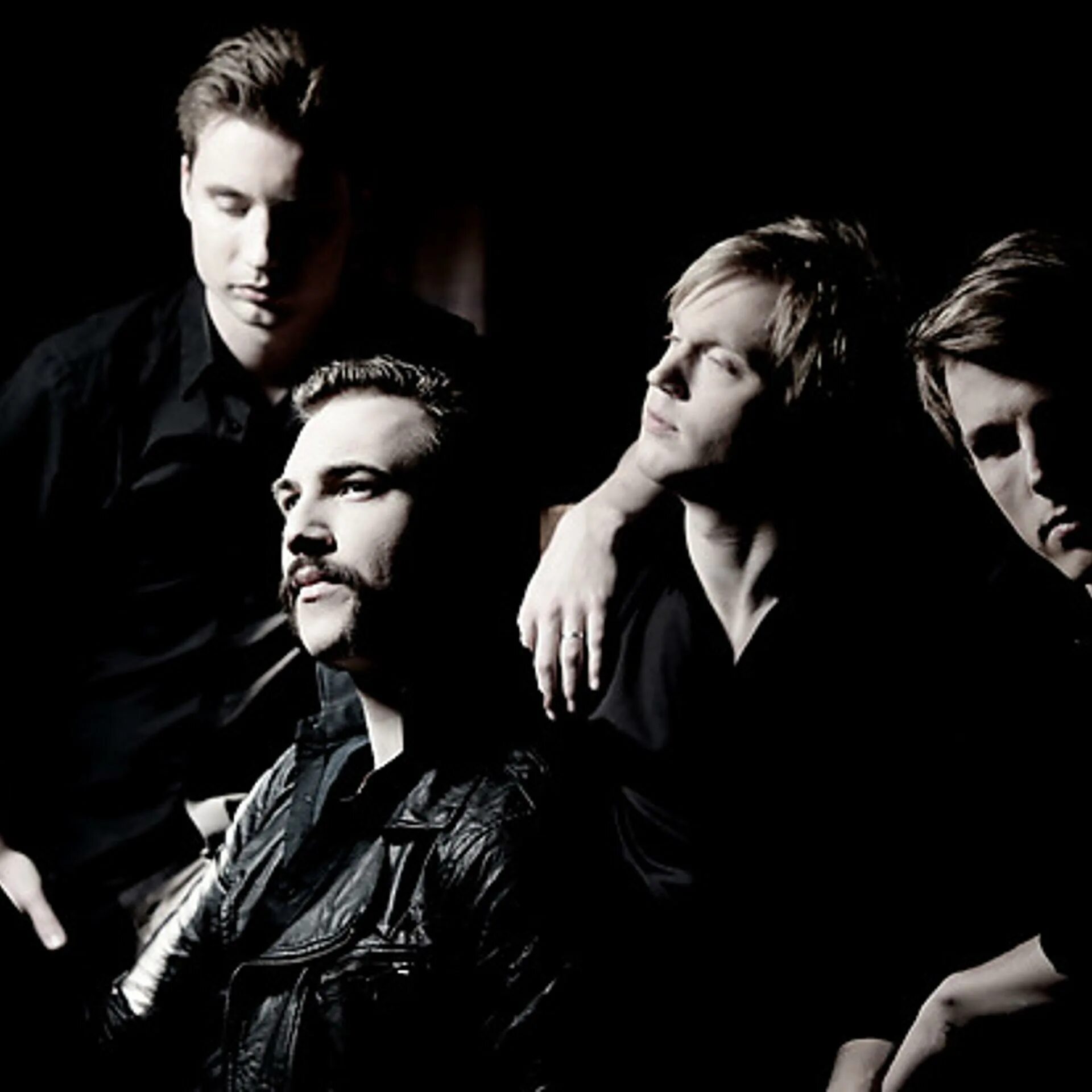 Royal republic перевод. Роял репаблик. Royal republic солист. "royal republic" && ( исполнитель | группа | музыка | music | band | artist ) && (фото | photo). Royal republic группа.