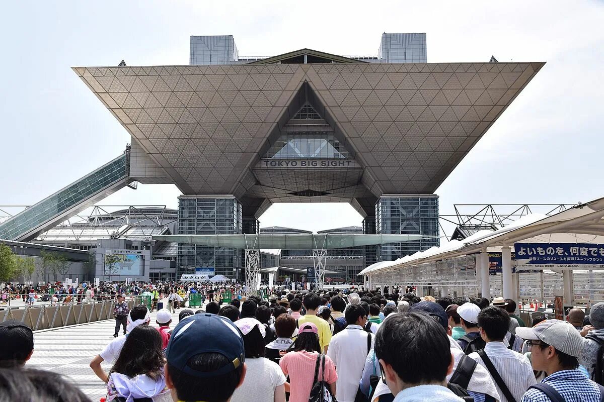 Комикет в Токио. Tokyo big Sight Комикет. Международный выставочный центр Токио. Комикет в Японии здание. Tokyo big