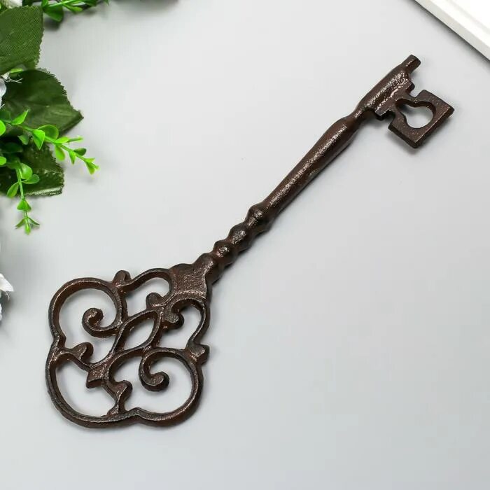 Ключ сувенир. Ключ сувенирный. Кованый ключ сувенирный. Декоративный ключ из металла. Сувенир металлический ключ.