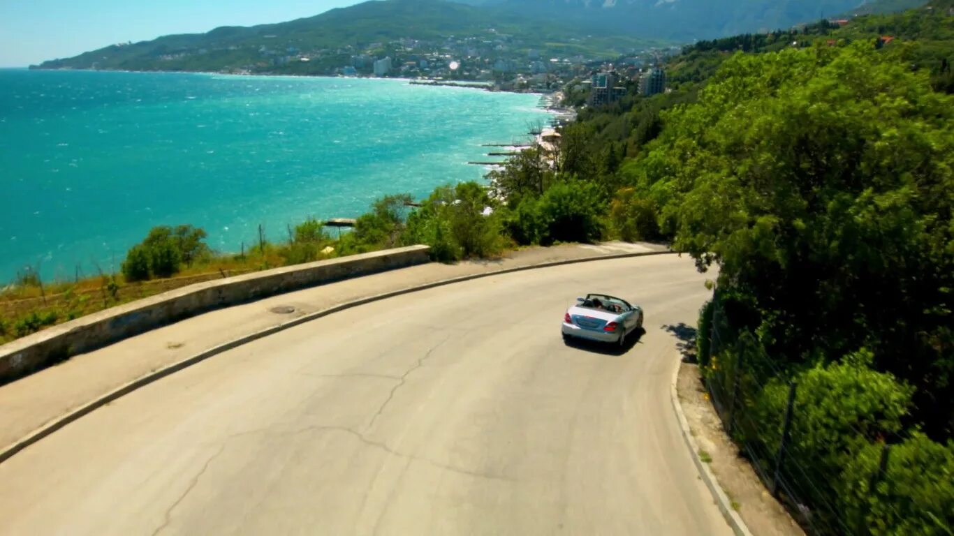 Ехать ли на черное море. Серпантин дорога Алушта Ялта. Лазурный берег Ялта. Дорога Симферополь Судак серпантин. Серпантин Ялта Судак.