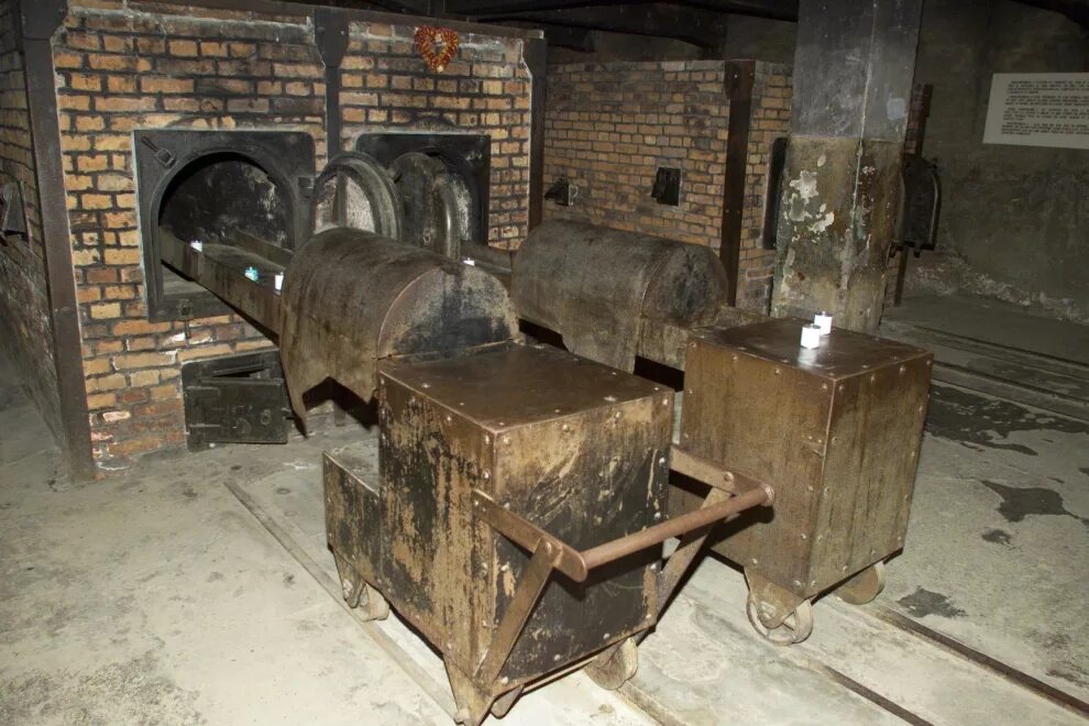 биркенау концлагерь крематорий. лагерь аушвиц газовая камера. лагерь освенцим крематорий. печи освенцима. освенцим концлагерь крематорий.