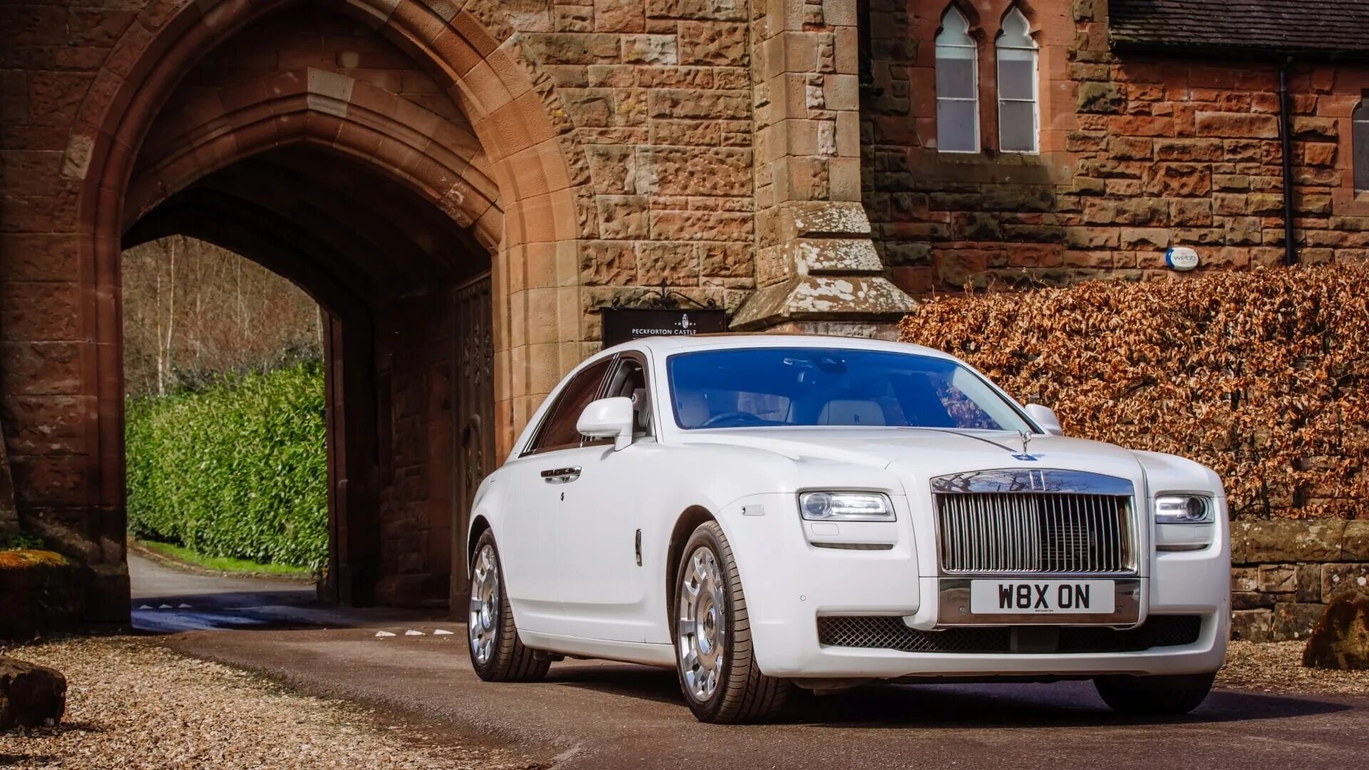 Роллс отзывы. Роллс Ройс а4. Rolls Royce Ghost. Роллс Ройс а4 чёрный.