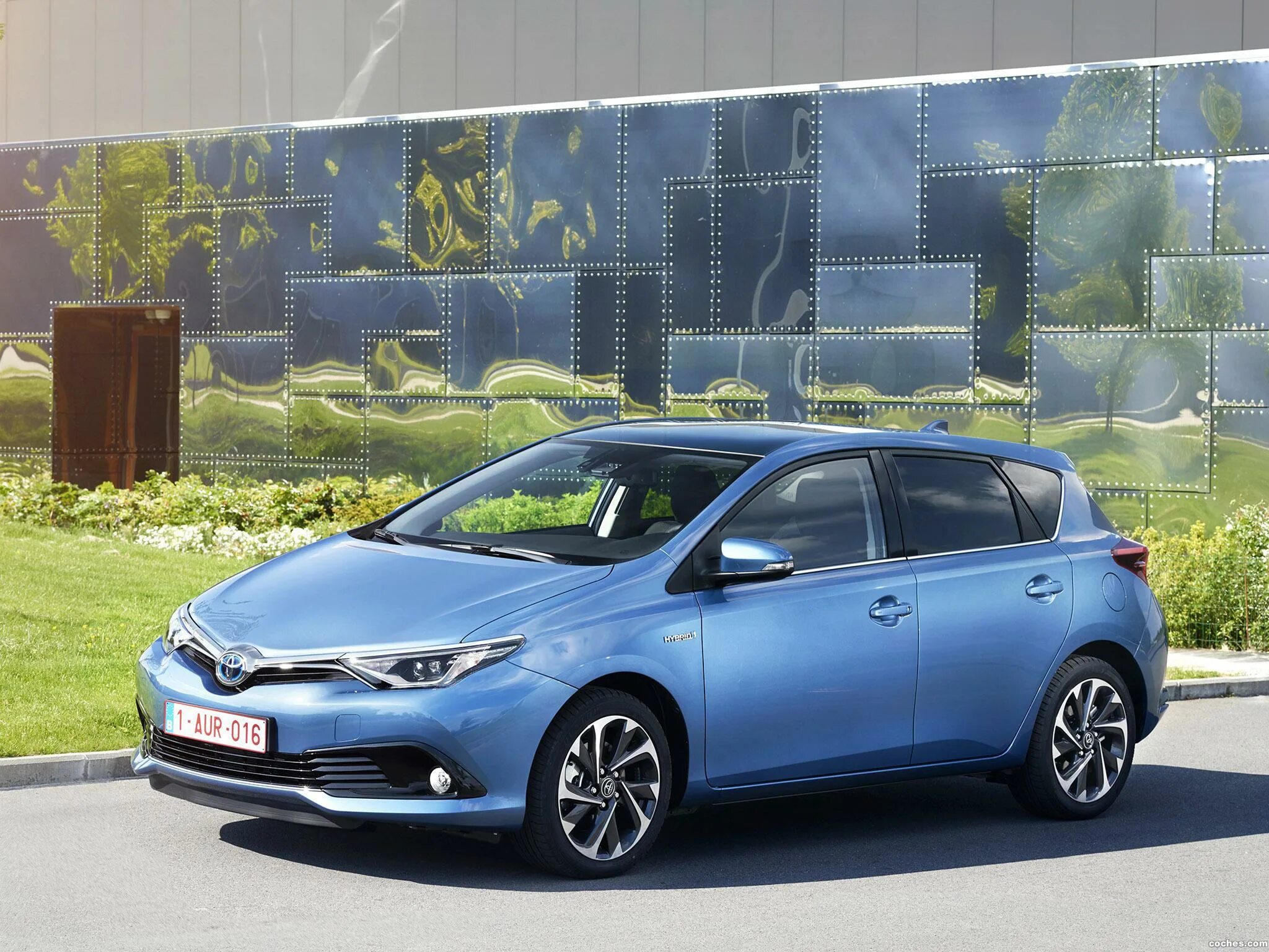 Тойота аурис гибрид 2015. Toyota Auris 2017. Toyota Auris Hybrid 2017. Toyota Auris 2018 универсал. Toyota auris e150