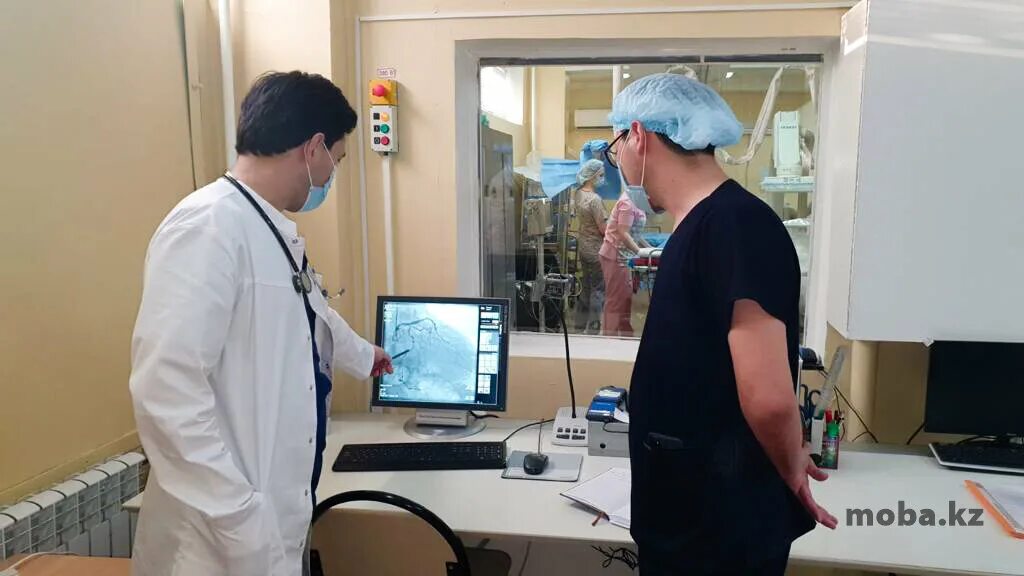 Актау гор поликлиника. Экстренный приемный покой областной больницы новосибирск. Актау 26 мкр. Областная больница актау. Больницы актау.