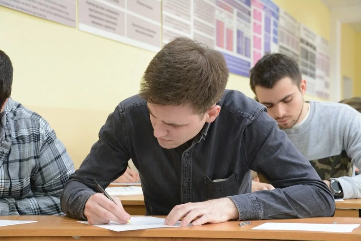 Преимущества среднего профессионального образования. Поступление в среднее профессиональное учреждение. Поступить в вуз. Правила приема в образовательные организации. Поступление в среднее профессиональное учреждение.