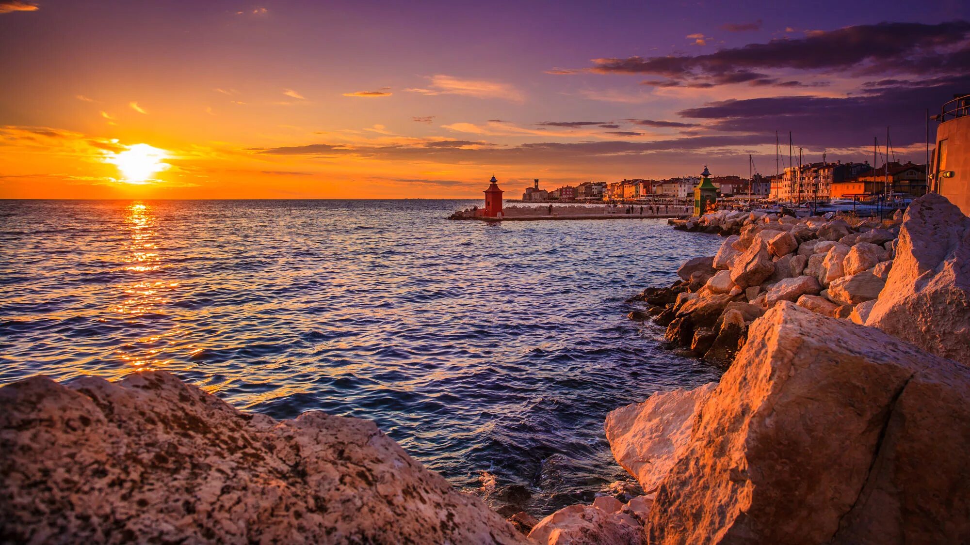 набережная реки невы. финский залив александрия. море рядом с петербургом. море рядом с петербургом. санкт-петербург.