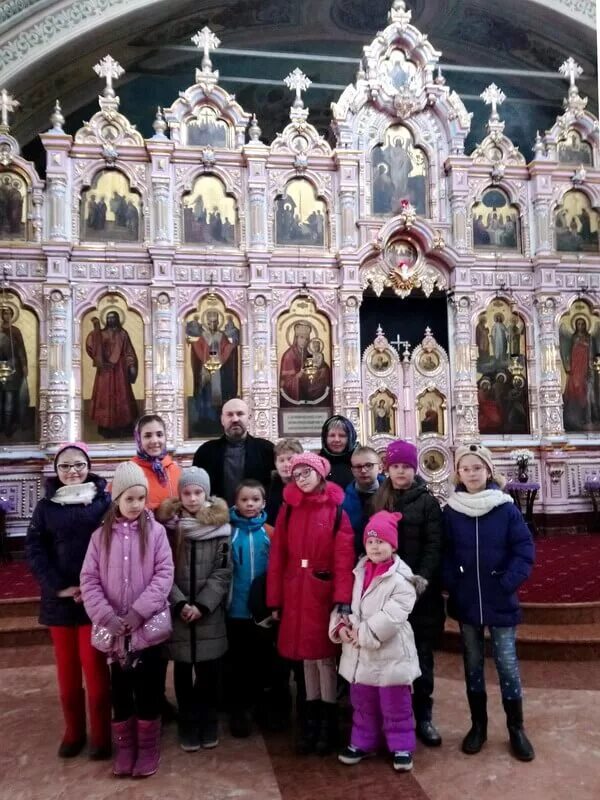 Железнодорожный. Храм преображения в балашихе хор. Саввино храм преображения железнодорожный. Преображенский храм балашиха саввино. Священство преображенского храма балашихи.