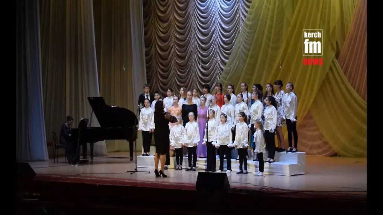 Дмш 2 керчь. Музыкальная школа 2 керчь. Музыкальные школы керчи. Музыкальная школа 1 жуковский хор 1 класс. Детская музыкальная школа керчь 2.