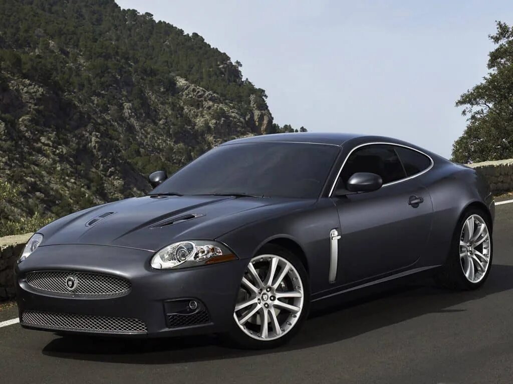 Машина ягуар страна производитель. Jaguar XKR 2007. Jaguar XKR 2006. Ягуар XKR 2008. Ягуар XKR 2010.