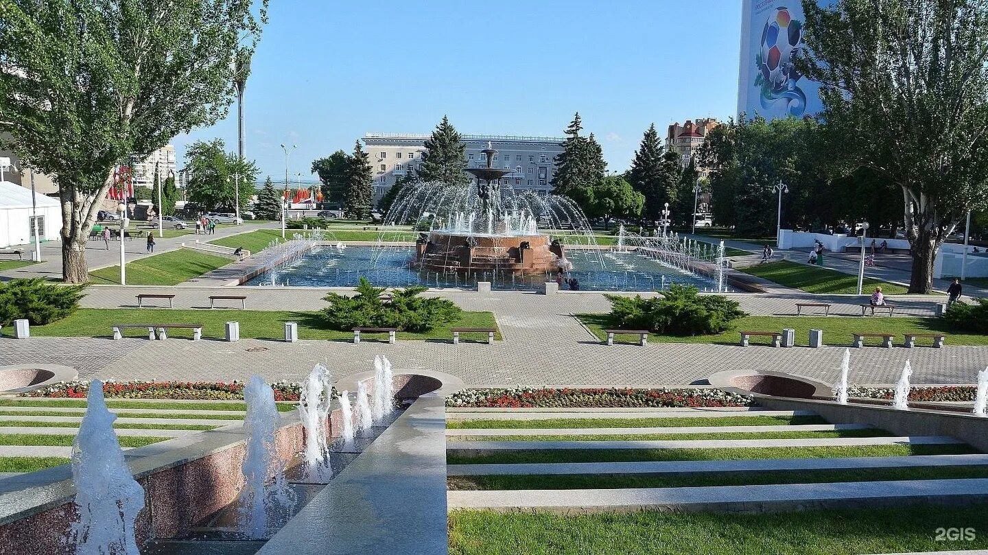 парк им октябрьской революции ростов-на-дону. парк октябрьской революции ростов на дону. большой парк ростов на дону. парк революции ростов колесо. парк горького ростов на дону аттракционы.