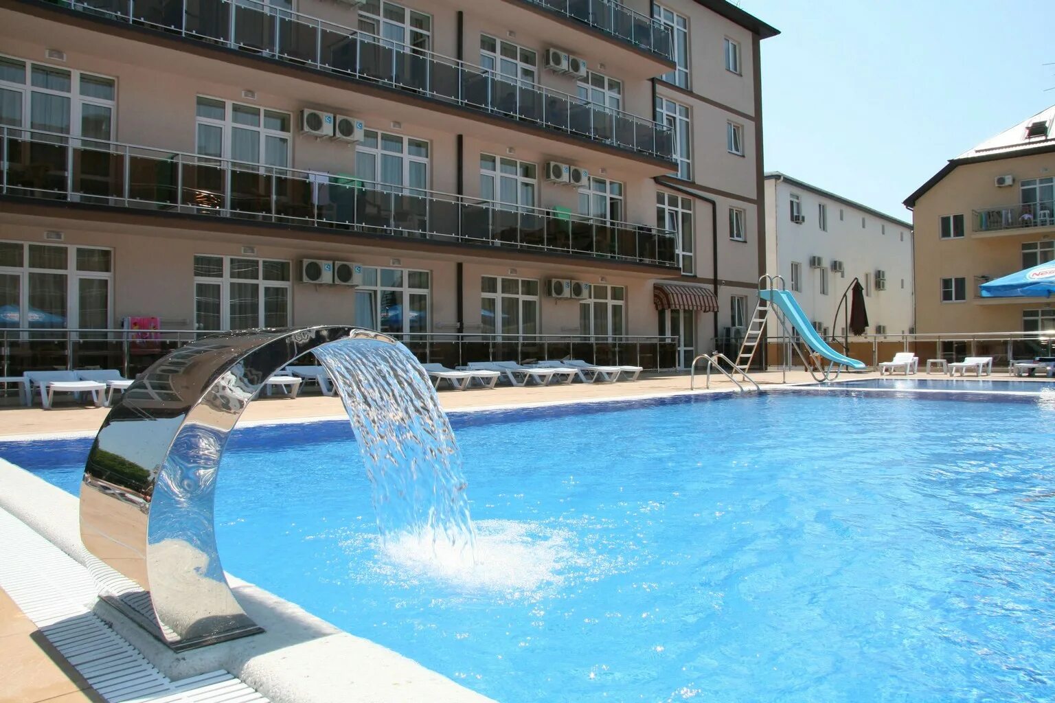 Курортный отель Гранд Прибой 3*, Анапа, цены от 3203 руб. 101Hotels.com