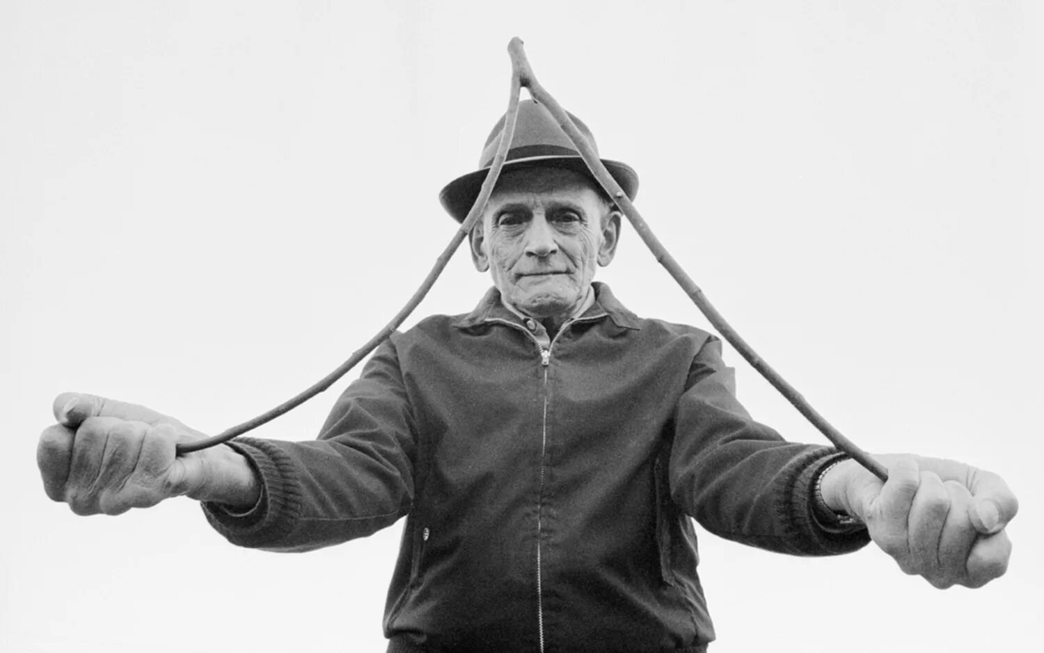 Dowsing's продукция. Лозоходство биолокация. Лозоходство. Лозоходство гравюра. Лоза для поиска воды.