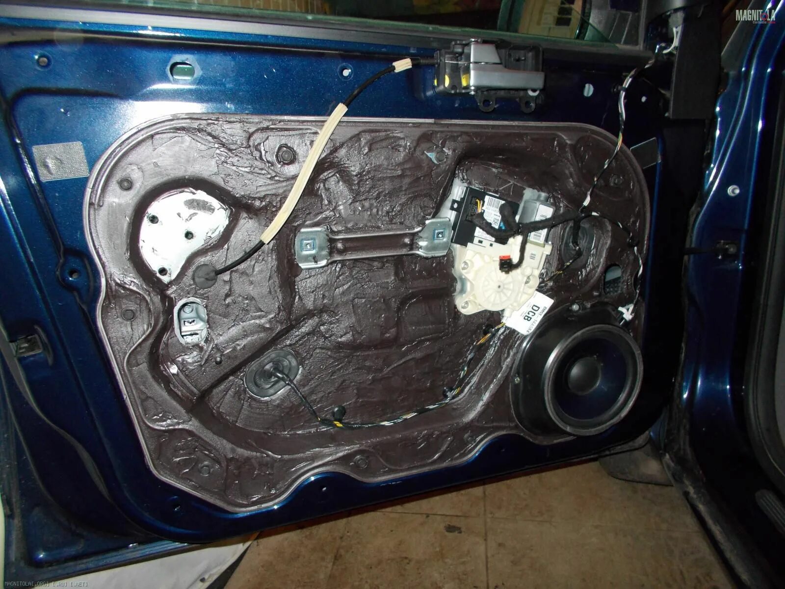 Ford mondeo 4 2011 передней пассажирской двери. передние двери форд мондео 4. разбор двери мондео 4. снятие обшивки двери форд мондео 4. рио 4 снятия молдинга дверной обшивки.