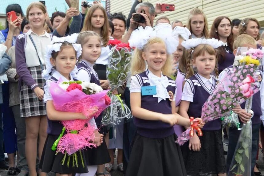 Школа 200 Белогорск Амурская. Школа 1 Белогорск Амурская область. Школа номер 10 Белогорск Амурская область. Первоклассники 90-х годов.